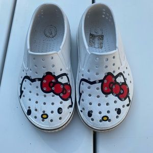 Native Limited Edition, Hello Kitty shoes, Size 10